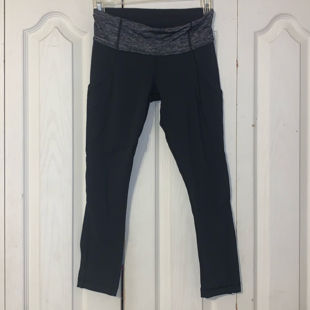 Lululemon black capris